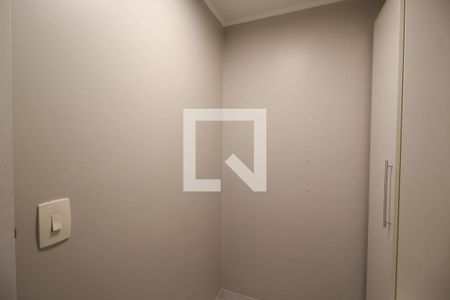 Apartamento à venda com 107m², 3 quartos e 2 vagas Apartamento à venda com 107m², 3 quartos e 2 vagasQuarto de Serviço