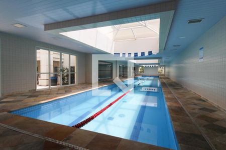 Apartamento à venda com 107m², 3 quartos e 2 vagas Apartamento à venda com 107m², 3 quartos e 2 vagasÁrea comum - Piscina