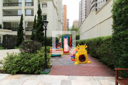 Apartamento à venda com 107m², 3 quartos e 2 vagas Apartamento à venda com 107m², 3 quartos e 2 vagasÁrea Comum - Playground