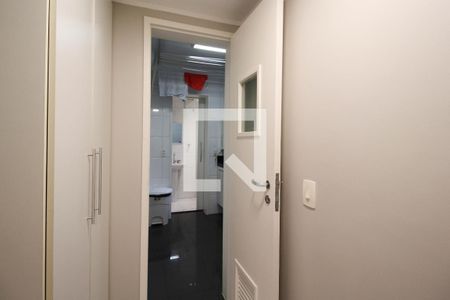 Apartamento à venda com 107m², 3 quartos e 2 vagas Apartamento à venda com 107m², 3 quartos e 2 vagasQuarto de Serviço