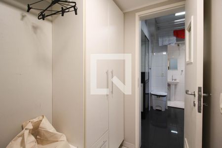 Apartamento à venda com 107m², 3 quartos e 2 vagas Apartamento à venda com 107m², 3 quartos e 2 vagasQuarto de Serviço