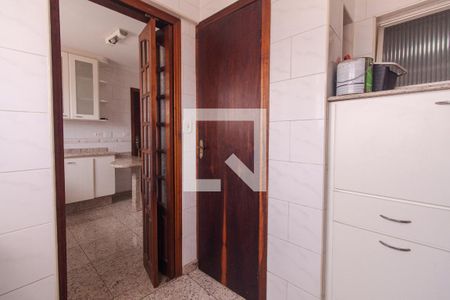 Apartamento à venda com 80m², 3 quartos e 1 vagaÁrea de serviço