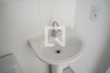 banheiro de apartamento para alugar com 2 quartos, 44m² em Vila Santa Maria, São Paulo