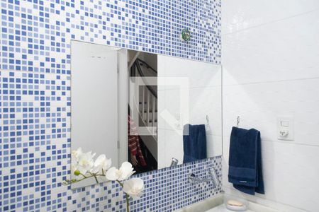 Casa à venda com 130m², 3 quartos e 1 vaga Casa à venda com 130m², 3 quartos e 1 vagaBanheiro