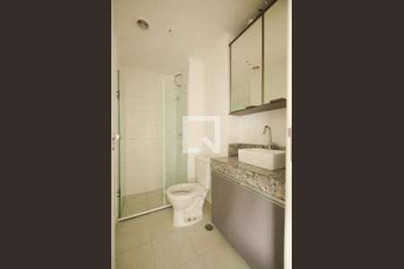 Banheiro de kitnet/studio para alugar com 1 quarto, 24m² em Liberdade, São Paulo