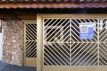 Casa à venda com 264m², 4 quartos e 3 vagasFachada