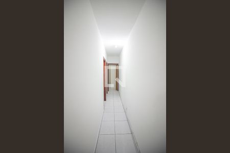 Corredor de casa para alugar com 2 quartos, 170m² em Jardim Ester Yolanda, São Paulo