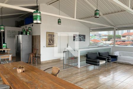 Casa à venda com 625m², 5 quartos e 2 vagas Casa à venda com 625m², 5 quartos e 2 vagasTerraço