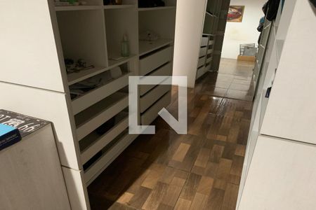 Quarto 1 de casa à venda com 5 quartos, 625m² em Km 18, Osasco