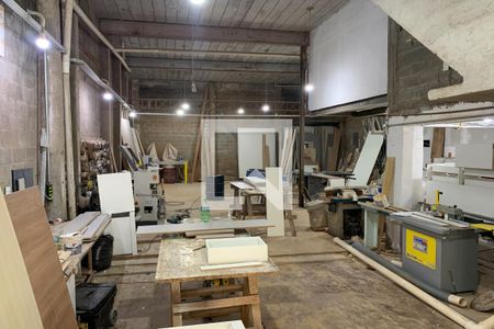 Casa à venda com 625m², 5 quartos e 2 vagas Casa à venda com 625m², 5 quartos e 2 vagasGaragem