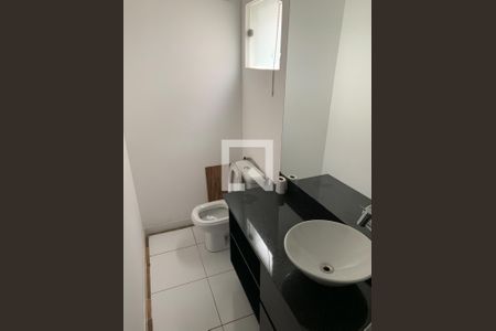 Casa à venda com 625m², 5 quartos e 2 vagas Casa à venda com 625m², 5 quartos e 2 vagasBanheiro 1