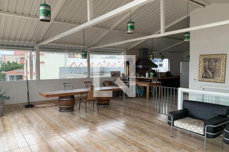 Casa à venda com 625m², 5 quartos e 2 vagas Casa à venda com 625m², 5 quartos e 2 vagasTerraço