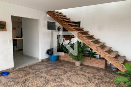 Casa à venda com 625m², 5 quartos e 2 vagas Casa à venda com 625m², 5 quartos e 2 vagasQuintal