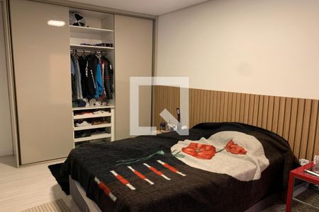 Casa à venda com 625m², 5 quartos e 2 vagas Casa à venda com 625m², 5 quartos e 2 vagasQuarto 3 - Suíte