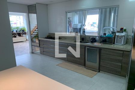 Casa à venda com 625m², 5 quartos e 2 vagas Casa à venda com 625m², 5 quartos e 2 vagasCozinha