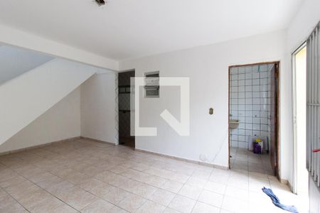 Sala de casa de condomínio para alugar com 2 quartos, 100m² em Itaquera, São Paulo