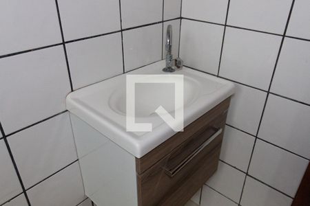 Casa de condomínio para alugar com 100m², 2 quartos e 2 vagasBanheiro da Suíte 1