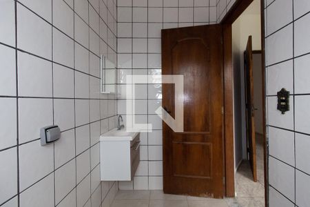 Casa de condomínio para alugar com 100m², 2 quartos e 2 vagasBanheiro da Suíte 1