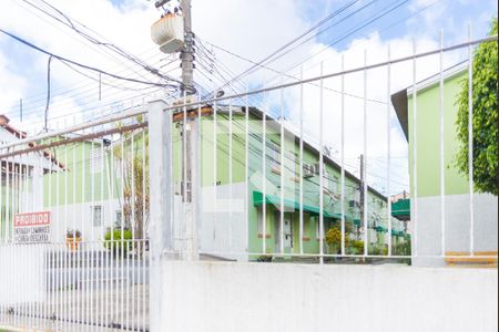 Casa de condomínio à venda com 65m², 2 quartos e 1 vagaFachada