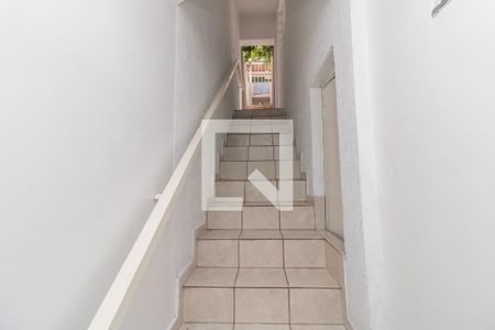 Casa para alugar com 100m², 2 quartos e sem vagaEscada 