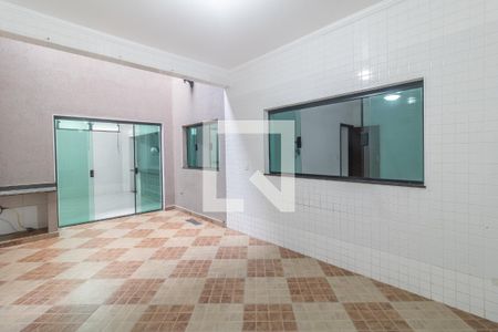 Casa para alugar com 100m², 2 quartos e sem vagaÁrea de Serviço