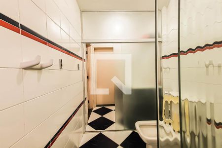 Apartamento para alugar com 180m², 4 quartos e 2 vagas Apartamento para alugar com 180m², 4 quartos e 2 vagasBanheiro da Suíte 2