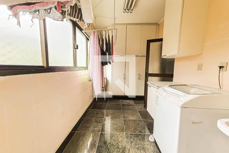 Apartamento para alugar com 180m², 4 quartos e 2 vagas Apartamento para alugar com 180m², 4 quartos e 2 vagasÁrea de Serviço