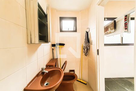 Apartamento para alugar com 180m², 4 quartos e 2 vagas Apartamento para alugar com 180m², 4 quartos e 2 vagasBanheiro de Serviço