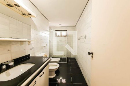 Banheiro da Suíte 1 de apartamento para alugar com 4 quartos, 180m² em Vila Julia, Guarujá