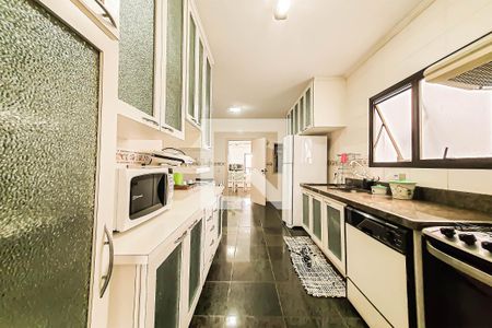 Apartamento para alugar com 180m², 4 quartos e 2 vagas Apartamento para alugar com 180m², 4 quartos e 2 vagasCozinha
