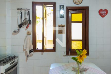 Casa à venda com 140m², 3 quartos e 2 vagas Casa à venda com 140m², 3 quartos e 2 vagasCozinha