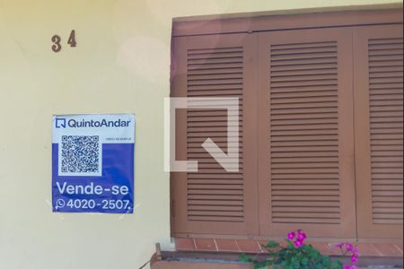 Casa à venda com 140m², 3 quartos e 2 vagas Casa à venda com 140m², 3 quartos e 2 vagasFachada