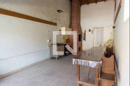 Casa à venda com 140m², 3 quartos e 2 vagas Casa à venda com 140m², 3 quartos e 2 vagasCorredor