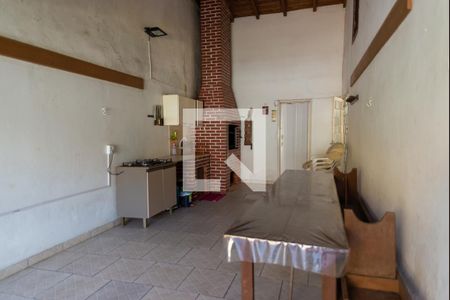 Casa à venda com 140m², 3 quartos e 2 vagas Casa à venda com 140m², 3 quartos e 2 vagasCorredor