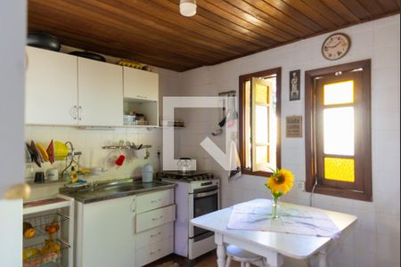 Casa à venda com 140m², 3 quartos e 2 vagas Casa à venda com 140m², 3 quartos e 2 vagasCozinha