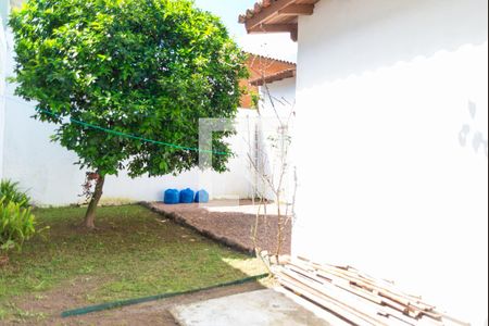 Casa à venda com 140m², 3 quartos e 2 vagas Casa à venda com 140m², 3 quartos e 2 vagasQuintal
