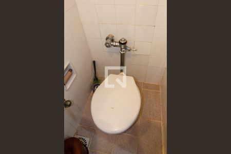 Apartamento para alugar com 145m², 4 quartos e 2 vagas Apartamento para alugar com 145m², 4 quartos e 2 vagasBanheiro de Serviço