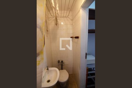 Apartamento para alugar com 145m², 4 quartos e 2 vagas Apartamento para alugar com 145m², 4 quartos e 2 vagasBanheiro de Serviço