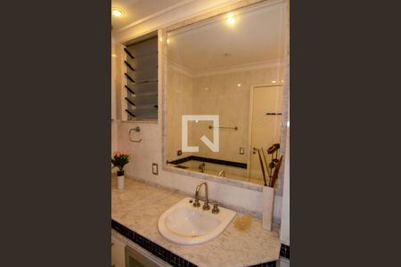 Apartamento para alugar com 145m², 4 quartos e 2 vagas Apartamento para alugar com 145m², 4 quartos e 2 vagasBanheiro Social