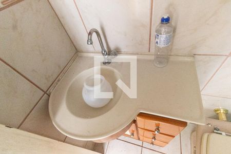 Casa à venda com 100m², 2 quartos e 2 vagas Casa à venda com 100m², 2 quartos e 2 vagasBanheiro