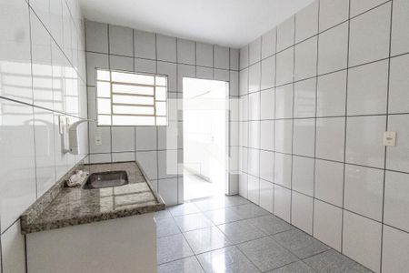 Casa à venda com 100m², 2 quartos e 2 vagas Casa à venda com 100m², 2 quartos e 2 vagasCozinha