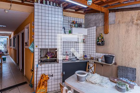 Casa à venda com 200m², 3 quartos e 4 vagas Casa à venda com 200m², 3 quartos e 4 vagasQuintal e churrasqueira