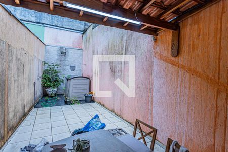 Casa à venda com 200m², 3 quartos e 4 vagas Casa à venda com 200m², 3 quartos e 4 vagasQuintal e churrasqueira