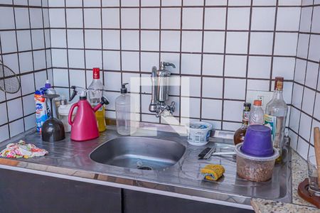 Casa à venda com 200m², 3 quartos e 4 vagas Casa à venda com 200m², 3 quartos e 4 vagasQuintal e churrasqueira