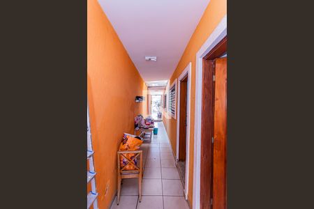 Casa à venda com 200m², 3 quartos e 4 vagas Casa à venda com 200m², 3 quartos e 4 vagasCorredor