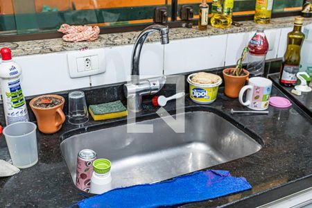 Casa à venda com 200m², 3 quartos e 4 vagas Casa à venda com 200m², 3 quartos e 4 vagasCozinha e copa