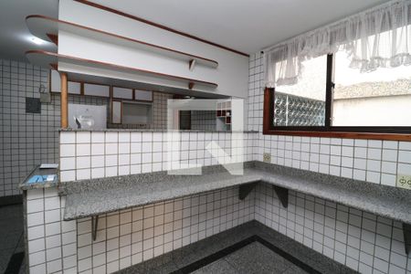Cozinha de apartamento para alugar com 3 quartos, 130m² em Jardim Guanabara, Rio de Janeiro
