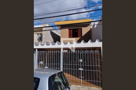 Casa para alugar com 120m², 2 quartos e 2 vagas Casa para alugar com 120m², 2 quartos e 2 vagasFachada