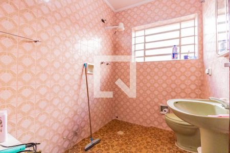 Casa para alugar com 120m², 2 quartos e 2 vagas Casa para alugar com 120m², 2 quartos e 2 vagasBanheiro Corredor