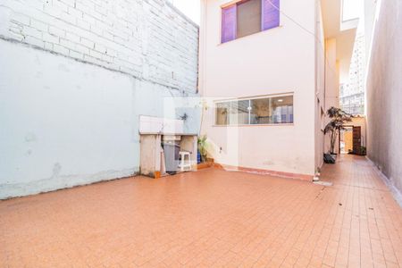 Casa para alugar com 120m², 2 quartos e 2 vagas Casa para alugar com 120m², 2 quartos e 2 vagasQuintal fundos